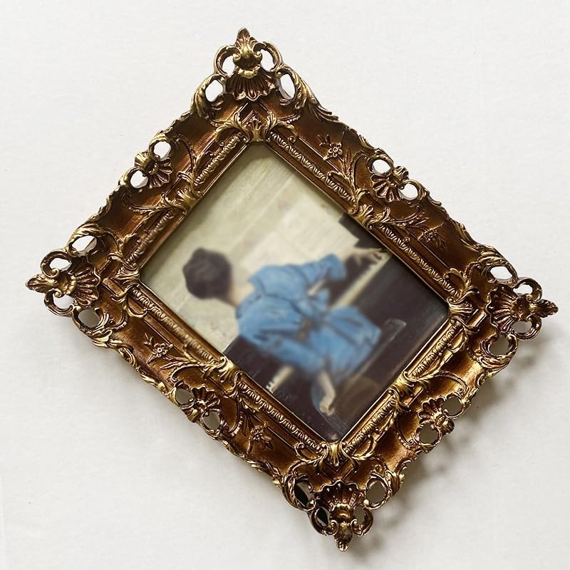 STBTOO Retro Resin Wall Decor with Frame 2