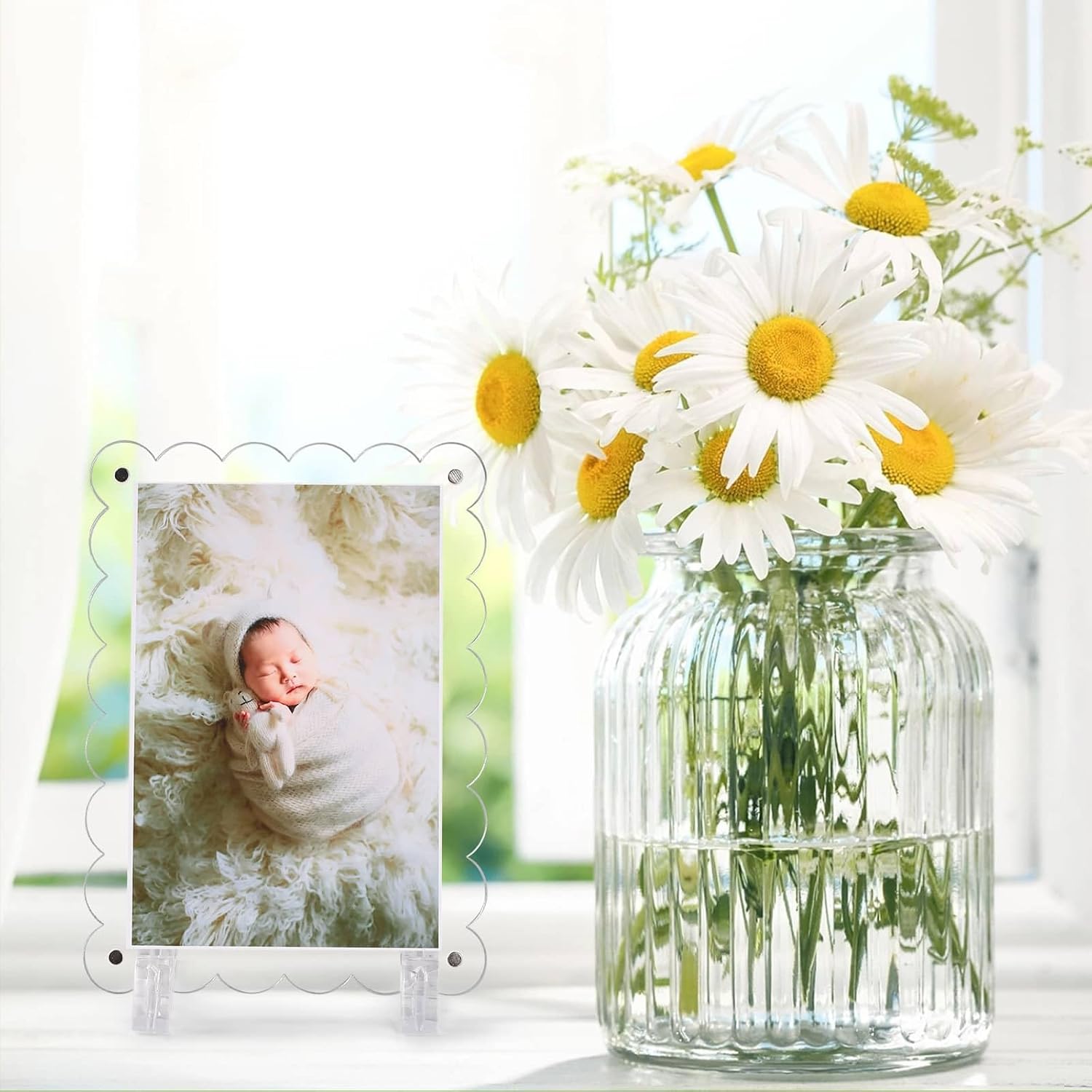 Mlatnod 2 Pack Magnetic Clear Acrylic Scalloped Ultrasound Frames with Stand