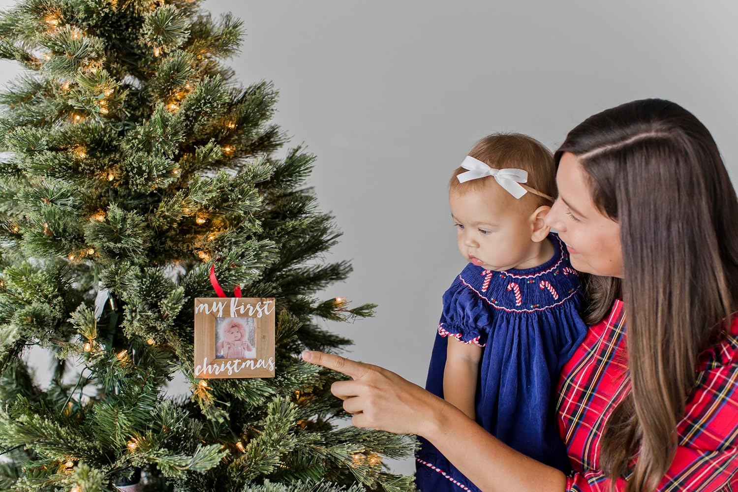 Pearhead Babys First Christmas Wooden Ornament Frame